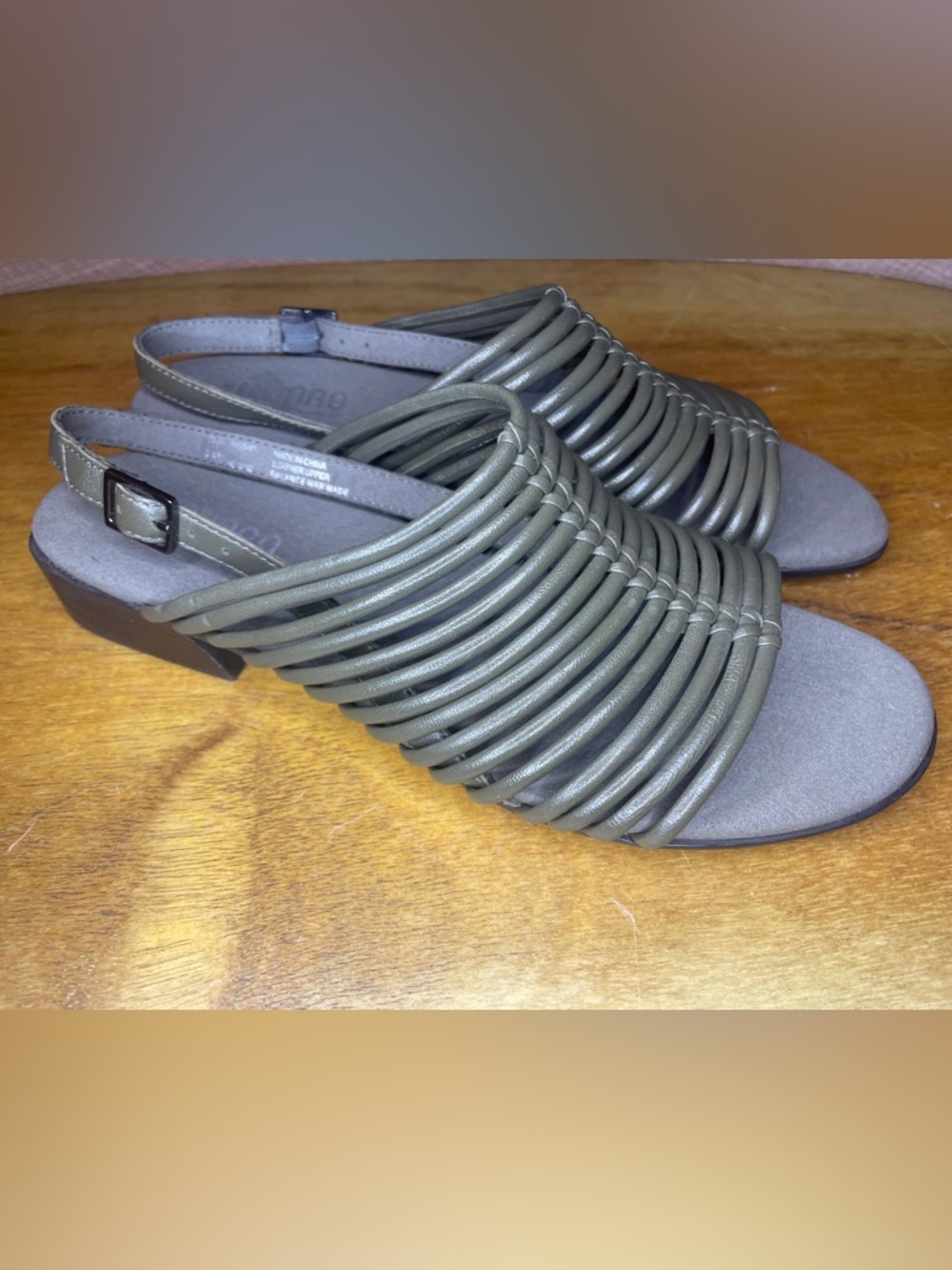 Munro Celia Slingback Sandals 9.5 Military Green Lamb Leather Low Heel New